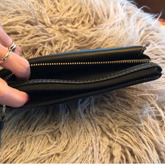 Fossil Black Leather Wallet/Wristlet - Picture 5 of 5